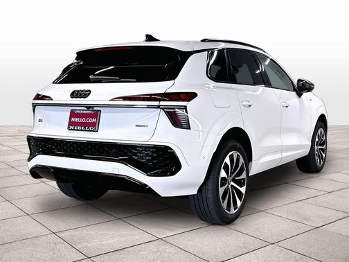 GLACIER WHITE 2026 Audi Q3 TFSI quattro S tronic