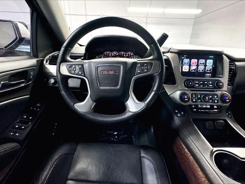 Quicksilver Metallic 2017 GMC Yukon XL SLT