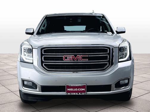 Quicksilver Metallic 2017 GMC Yukon XL SLT