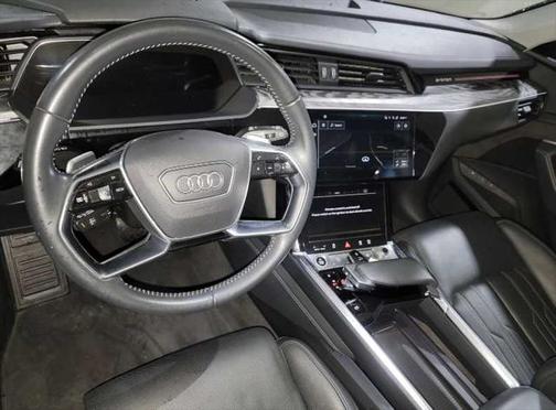 2021 Audi e-tron Prestige