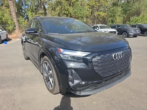 Mythos Black Metallic 2024 Audi Q4 e-tron Premium 55 quattro