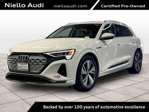 Glacier White Metallic 2024 Audi Q8 e-tron Premium Plus