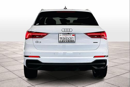 2025 Audi Q3 Premium 45 TFSI S line quattro Tiptronic