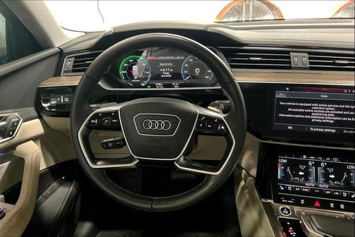 2023 Audi e-tron Premium Plus quattro