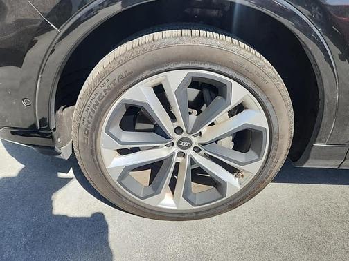 2022 Audi Q7 55 Premium Plus