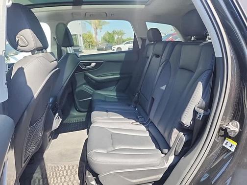 2022 Audi Q7 55 Premium Plus