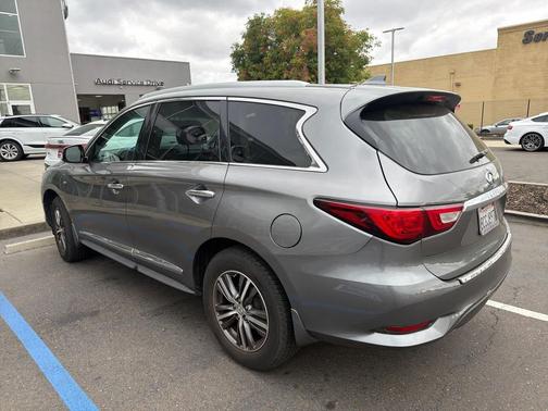 2017 INFINITI QX60 Base