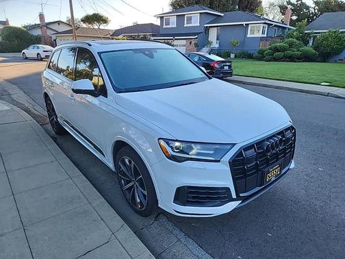 2023 Audi Q7 55 Premium Plus