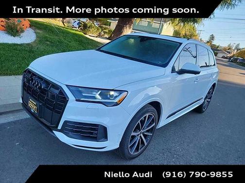 2023 Audi Q7 55 Premium Plus