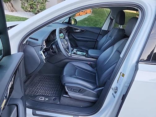 2023 Audi Q7 55 Premium Plus