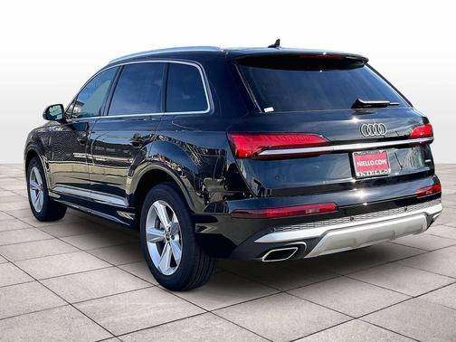 MYTHOS BLACK 2026 Audi Q7 45 Premium