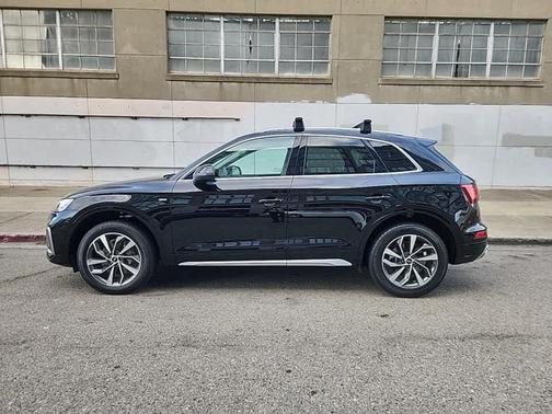 2023 Audi Q5 45 S line Premium Plus