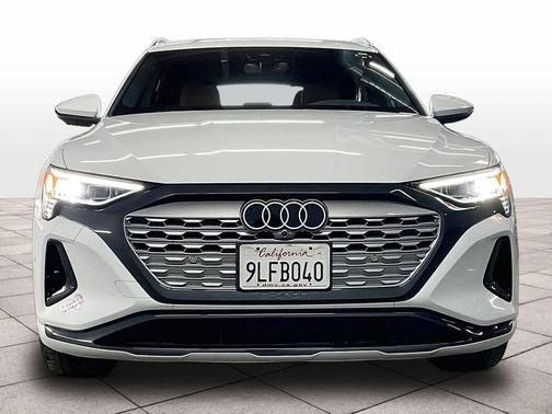 2024 Audi Q8 e-tron Premium Plus