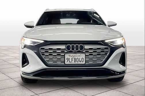 2024 Audi Q8 e-tron Premium Plus