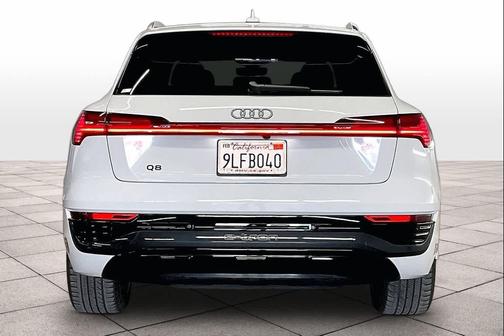 2024 Audi Q8 e-tron Premium Plus