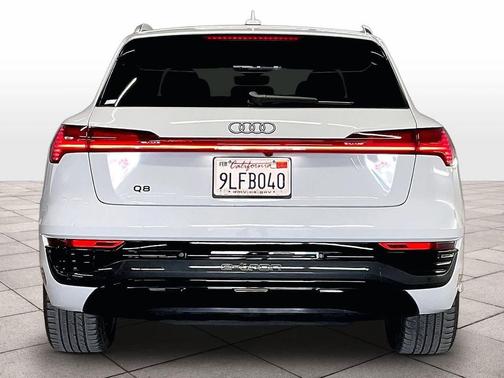 2024 Audi Q8 e-tron Premium Plus