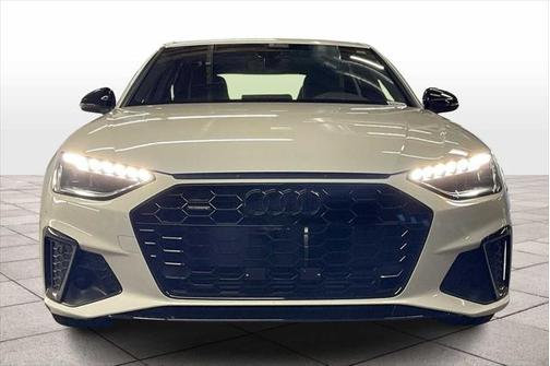 2023 Audi A4 45 S line Premium Plus