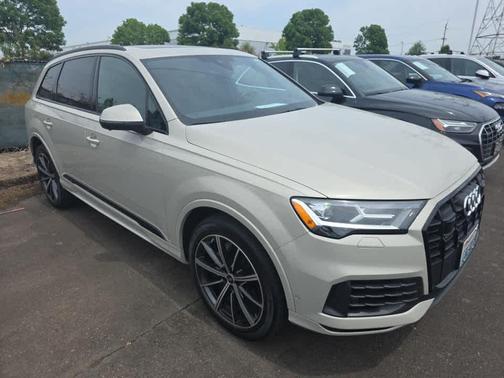 Vicuna Beige Metallic 2023 Audi Q7 55 Premium Plus