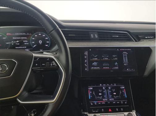 2021 Audi e-tron Prestige