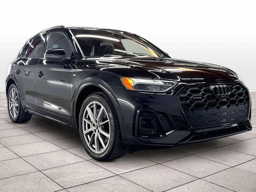 Mythos Black Metallic 2023 Audi Q5 55 S line Premium Plus