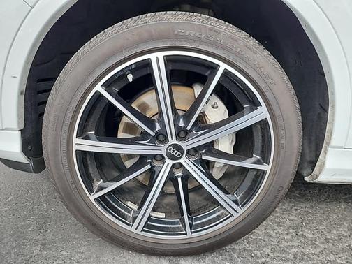2023 Audi Q7 55 Premium Plus