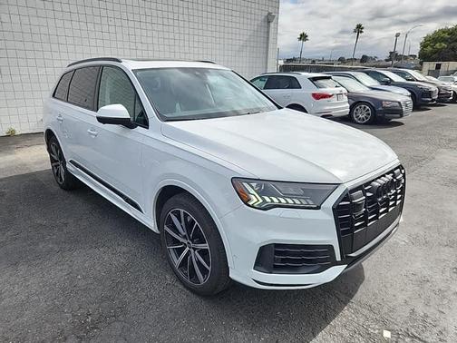2023 Audi Q7 55 Premium Plus