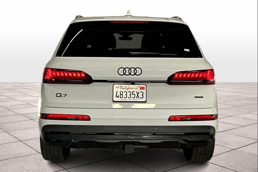 2023 Audi Q7 55 Premium Plus