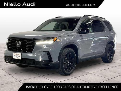 Sonic Gray Pearl 2025 Honda Pilot Black Edition