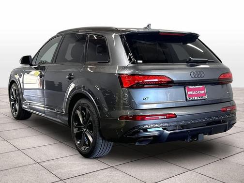 DAYTONA GRAY 2026 Audi Q7 55 Premium Plus