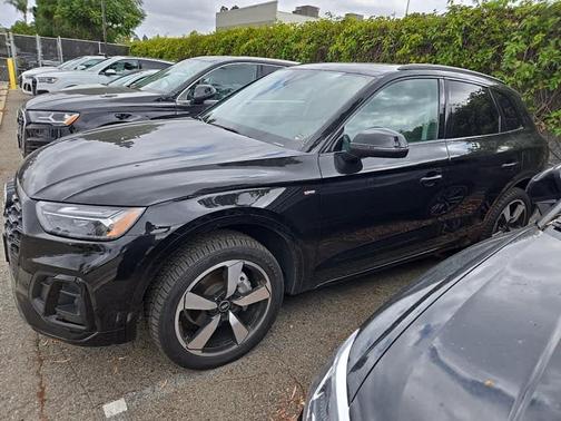 2022 Audi Q5 45 S line Premium Plus