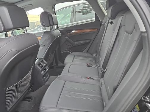 2022 Audi Q5 45 S line Premium Plus
