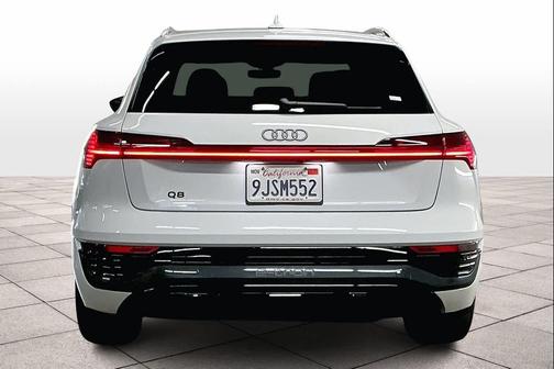 2024 Audi Q8 e-tron Premium Plus