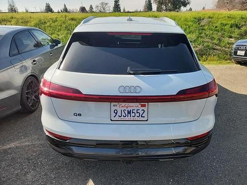 2024 Audi Q8 e-tron Premium Plus