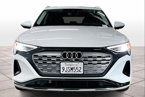 2024 Audi Q8 e-tron Premium Plus