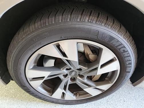 2022 Audi e-tron Premium