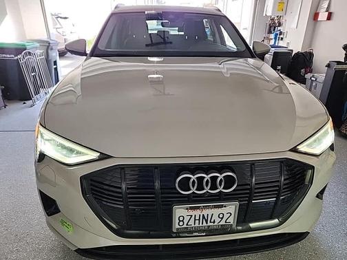 2022 Audi e-tron Premium