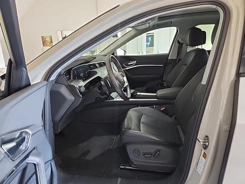 2022 Audi e-tron Premium