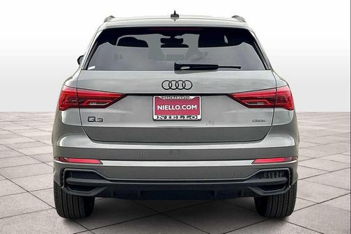 2025 Audi Q3 Premium 45 TFSI S line quattro Tiptronic