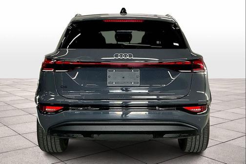 2025 Audi Q6 e-tron Premium Plus quattro