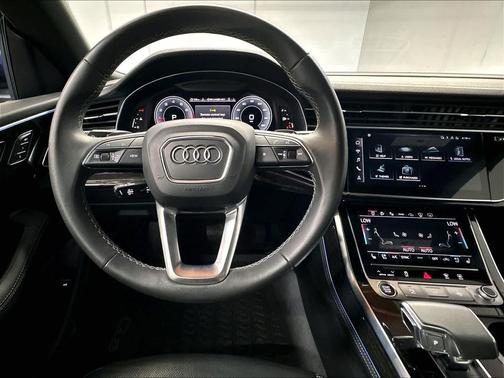 Navarra Blue Metallic 2023 Audi Q8 55 Prestige
