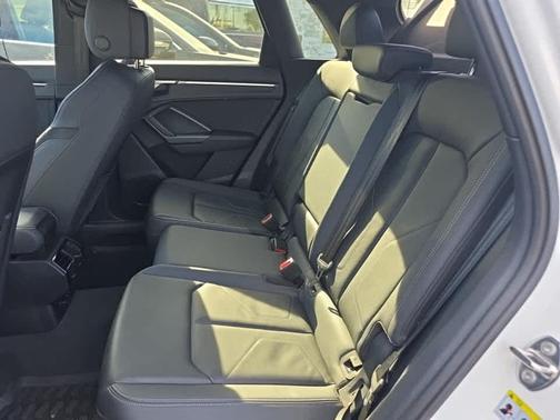 2023 Audi Q3 Premium 45 TFSI S line quattro Tiptronic