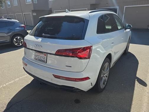 Glacier White Metallic 2025 Audi Q5 45 S line Premium
