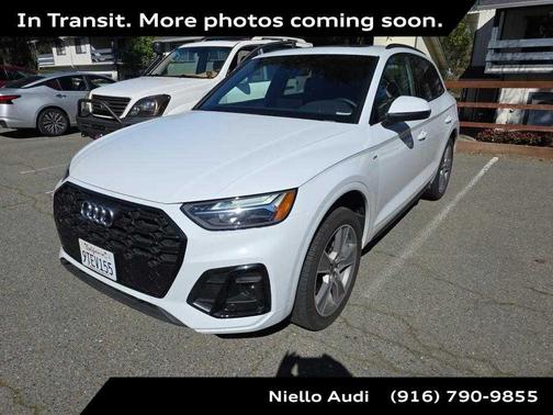Glacier White Metallic 2025 Audi Q5 45 S line Premium