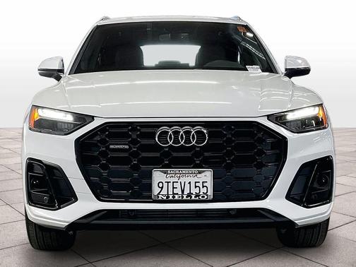 Glacier White Metallic 2025 Audi Q5 45 S line Premium