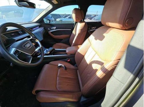 2021 Audi e-tron Prestige