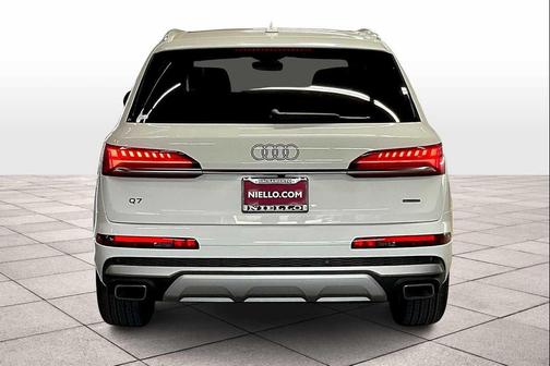 2025 Audi Q7 55 Premium