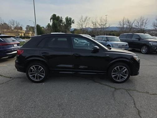 2023 Audi Q3 Premium 45 TFSI S line quattro Tiptronic
