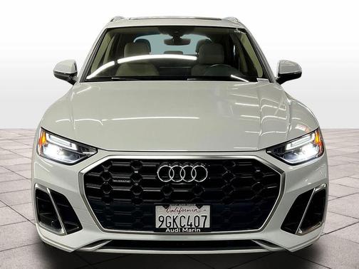 Glacier White Metallic 2023 Audi Q5 45 S line Premium Plus