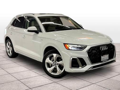 Glacier White Metallic 2023 Audi Q5 45 S line Premium Plus