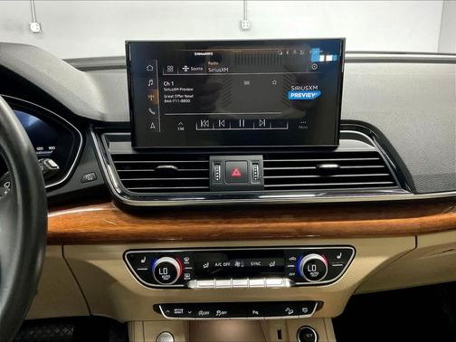 Glacier White Metallic 2023 Audi Q5 45 S line Premium Plus